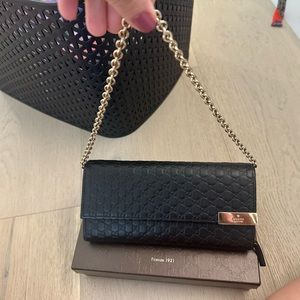 Gucci wallet on chain